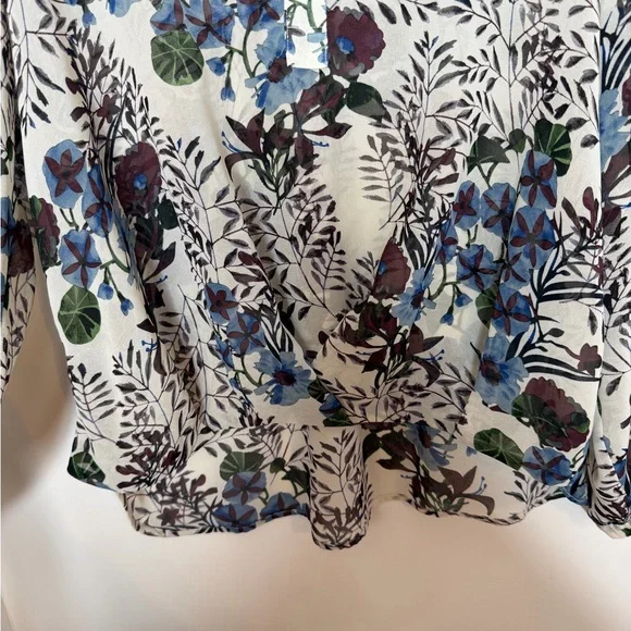 CAbi Blue and Purple Floral Shirt Size XL - Picture 10 of 11